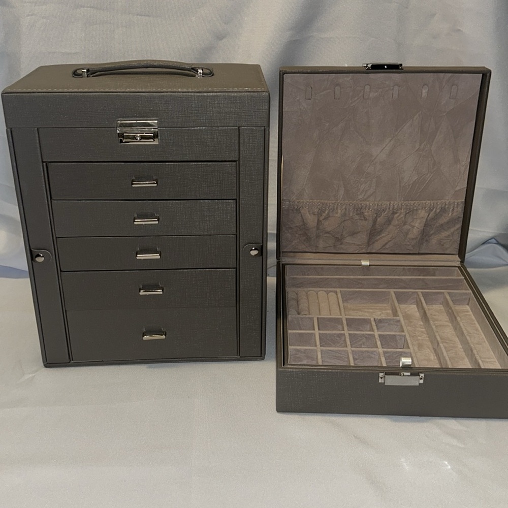 Gray Jewelry Organizer Box with Modern Design